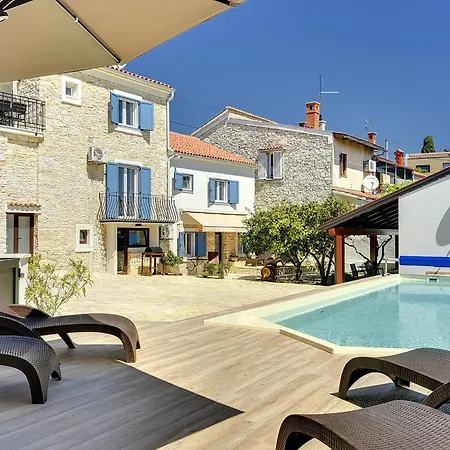 In Croatia Near Stunning Coastline Apartamento Pula