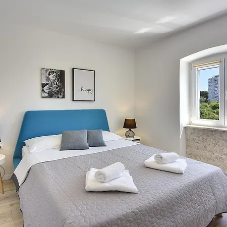 In Croatia Near Stunning Coastline Apartment *