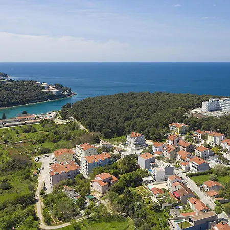 In Croatia Near Stunning Coastline Apartment *
